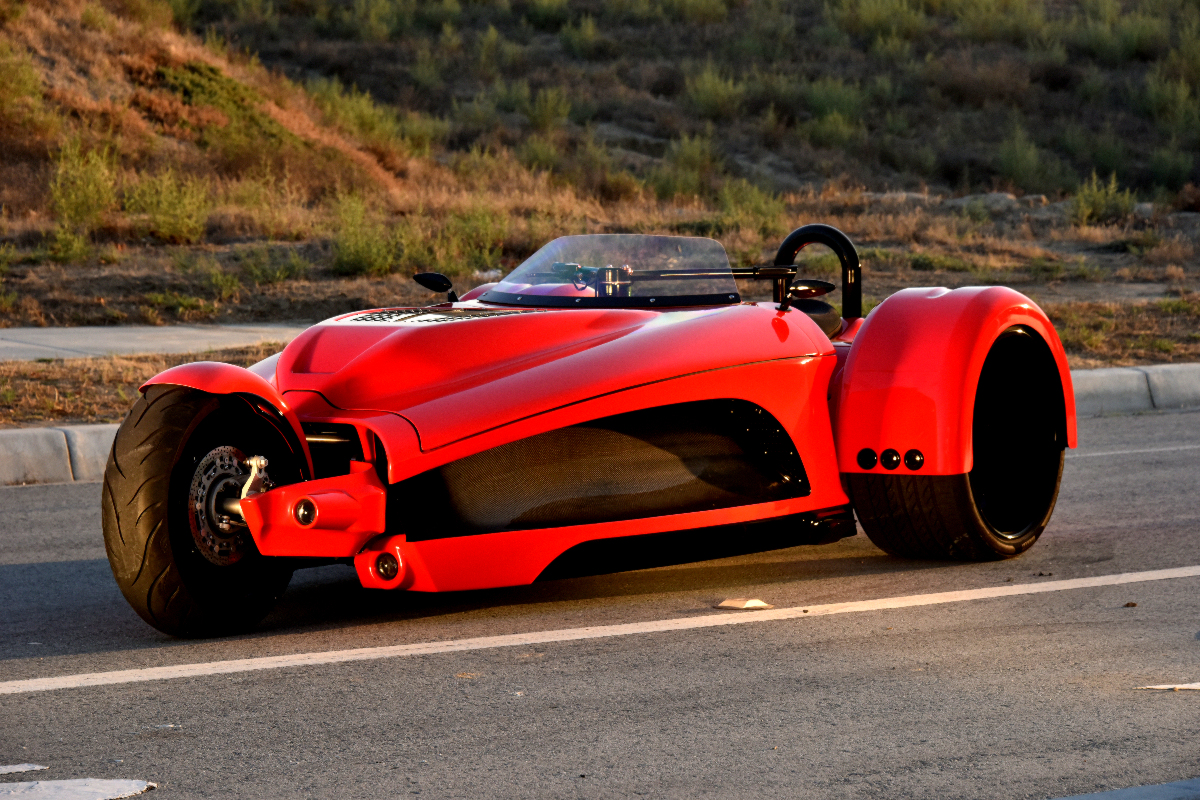 trike motorcycle with steering wheel